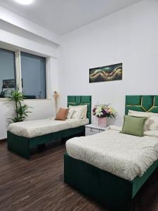 Yellow Mansion Marina