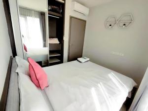 2 Bed Room Excellent Location Best Infinity Pool