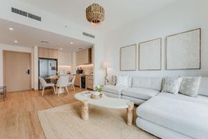 PVH - Refined 2BR - Creek View - Island Park 2