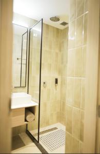 Round D Clock, IGI Airport