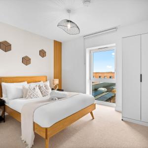 Stylish 2 Bed Apartment - Balcony - Smart Tv - Fast Wi-Fi 706SW