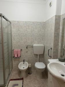 Comfy Old Style 2 Bedrooms Apartment - Close Aeroporto Lisbon