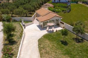 Icabaru private house with garden BBQ, near Laganas, Zakynthos