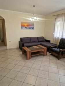 Mikuljan Apartments with Pool-5 min to Beach & Private Parking Included