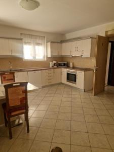 Mikuljan Apartments with Pool-5 min to Beach & Private Parking Included