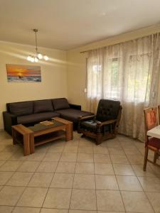 Mikuljan Apartments with Pool-5 min to Beach & Private Parking Included