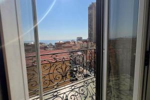 Monaco à pied, vue mer, calme Beausoleil Thélia