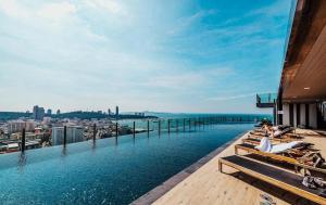 2 Bed Room Central Location-Roof Top Infinity Pool