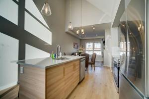 Skyline Peaks 3 Bed 3 Level, 35 Bath