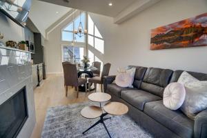 Skyline Peaks 3 Bed 3 Level, 35 Bath