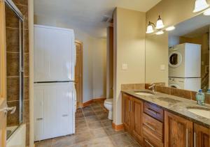 212 Alpine Village Spacious 2Bed-2Bath-Mtn Views!