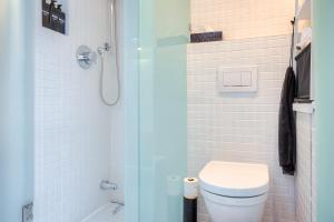 Tiny Home Meets Lux Hotel Room on Steroids