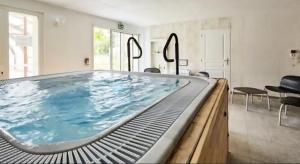 Maison de Vacances, Piscine et jardin - Plage à 5 min en voiture