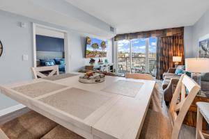 Harbourgate Marina l 2BR l Waterway View