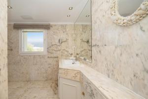 Villa Aviemore - Luxury Villa with Pool in Nueva Andalucia