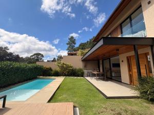 Casa 08 Monte Boa Vista - Piscina Privativa, Sauna e Ofurô de Imersão