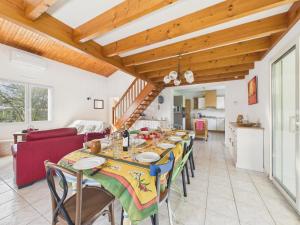 Maison familiale pour 10, 300m de la plage, jardin