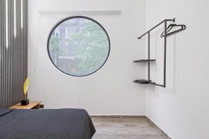 6 bedroom with Jacuzzi 1 block from LLeras P10