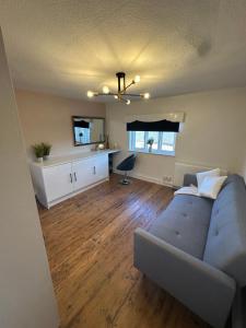 Charming 3 Bedroom High St Apartment
