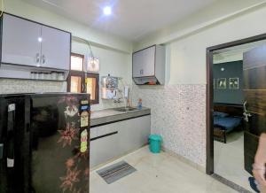 Dwarka Inn 2Bhk