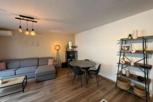 Modern apartment with terrace - ideal location