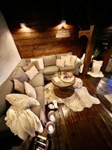 El Arca private cabin with hot tub Jeseniky for 9 guests