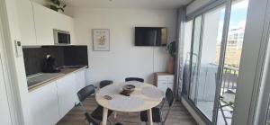 Studio 4 pers avec piscine & parking ,Accès plage direct