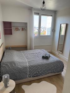 4 bedrooms - 2 bathrooms - Parking and balcony