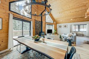 Cozy-Chic Mountain Getaway in the Heart of Truckee