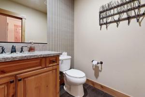 Luxe 3BR Mountain Escape in Schaffers Mill - Premier Tahoe Retreat