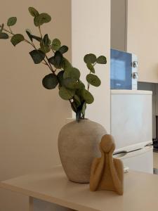 Modern Bright City Apartment Self check in