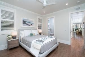 1225 W Balboa Blvd A & B - Coastal Luxury- Remodeled Duplex withRooftop Deck