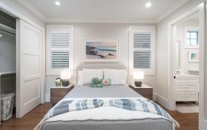 1225 W Balboa Blvd A & B - Coastal Luxury- Remodeled Duplex withRooftop Deck