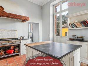 Château de la Mère - Évènement - Séminaire - Mariage - Retraite Bien-être - Séjour Sportif - Cousinade - Idéal Groupe & Famille - Cadre Nature Isolé - Piscine - Vue Baie Saint-Raphael - Grande Capacité dAccueil