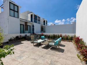 Icono 502 by Guys Riviera