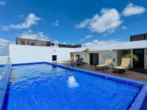 Icono 502 by Guys Riviera