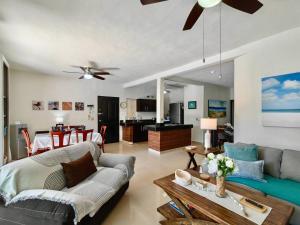 Rosa Blanca by Guys Riviera