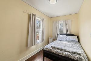 College Area 3BR