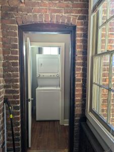 Modern Downtown Loft Walk to Convention Center