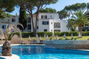 Poolside Villa - Golf & Tennis Court & Pool View