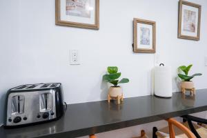 Amazing Apartment with Hollywood Hills view