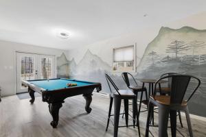 Pocono Escape Fire Pit Game Room Lake Access