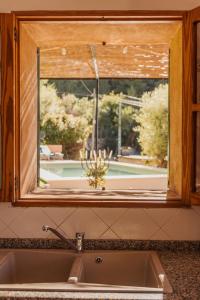 Villa renovada vista al mar y piscina climatizada