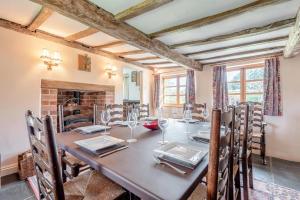 4 Bed in Shrawley oc-s34861