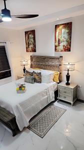 Villa Elegance-3 min Walk to the Beach-20 mins to Ochi Rios