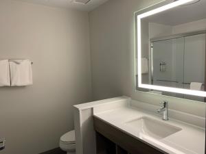 Holiday Inn Express & Suites Courtenay - Comox by IHG