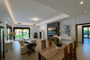 Villa in walking distance to amenities