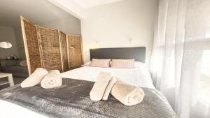 La Colina Beach & Pool