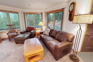 Natures Perfect Retreat - Wallowa Lookout - Stunning Views Cozy Comfort