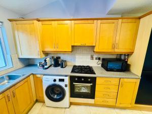 Lord Windsors Regal Chamber